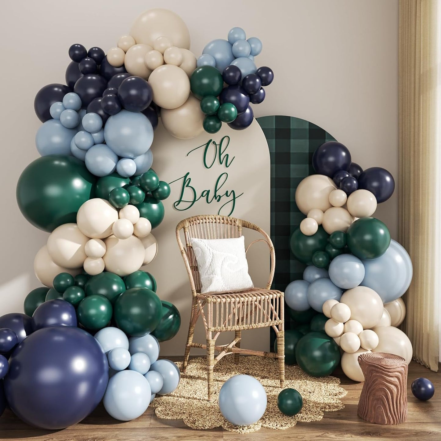 P0L0 B34R BALLOON GARLAND